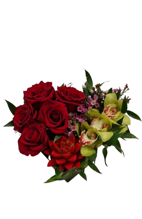 Cuore di rose e orchidee